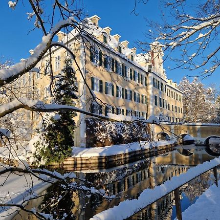 Wohnen Im Wasserschloss Sandizell Шробенхаузен Экстерьер фото